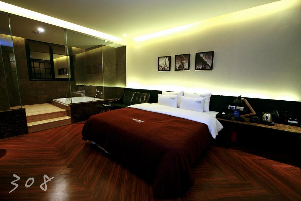 2 Heaven Hotel Seomyeon Busan Ngoại thất bức ảnh