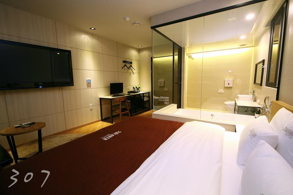 2 Heaven Hotel Seomyeon Busan Ngoại thất bức ảnh