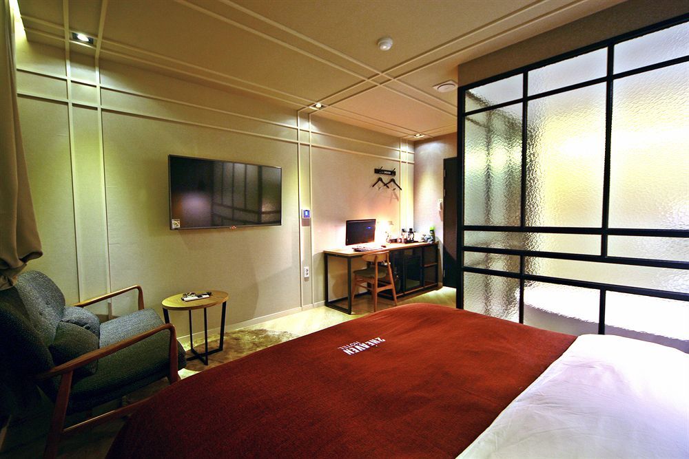 2 Heaven Hotel Seomyeon Busan Ngoại thất bức ảnh
