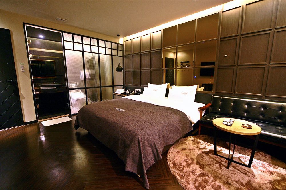 2 Heaven Hotel Seomyeon Busan Ngoại thất bức ảnh