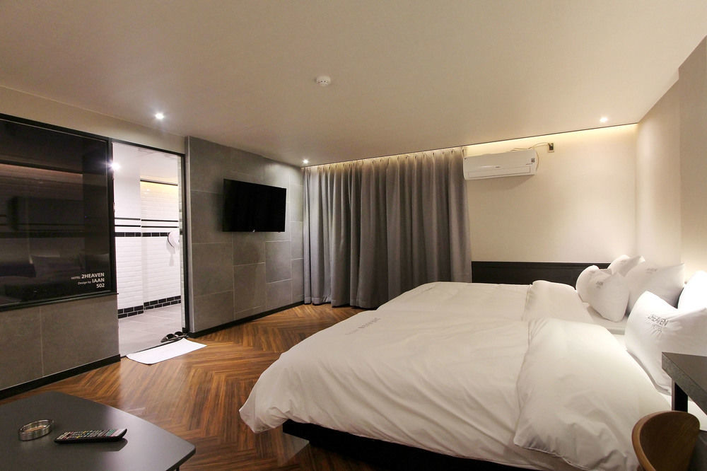 2 Heaven Hotel Seomyeon Busan Ngoại thất bức ảnh