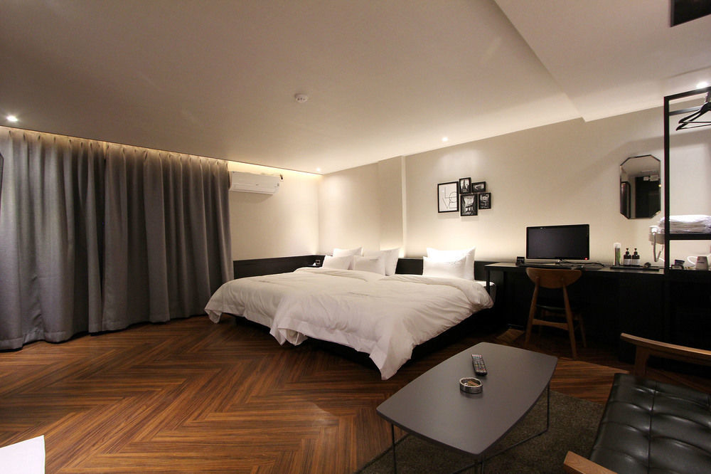 2 Heaven Hotel Seomyeon Busan Ngoại thất bức ảnh