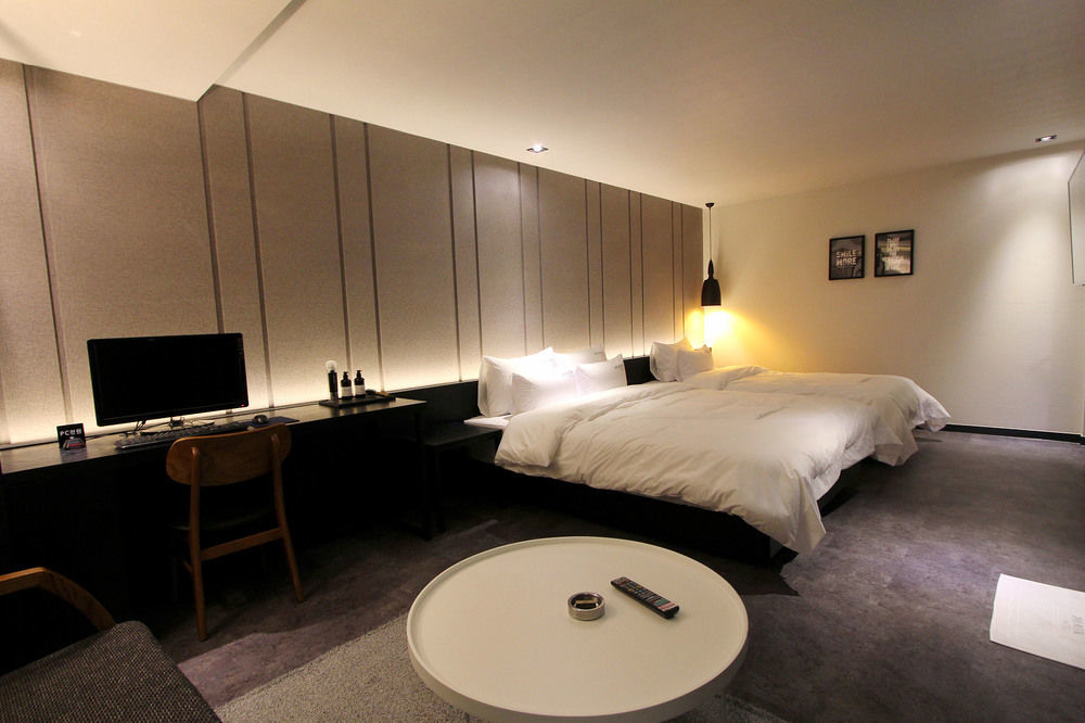 2 Heaven Hotel Seomyeon Busan Ngoại thất bức ảnh