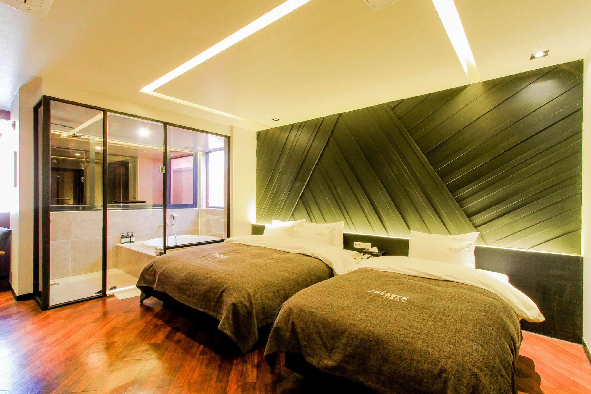 2 Heaven Hotel Seomyeon Busan Ngoại thất bức ảnh