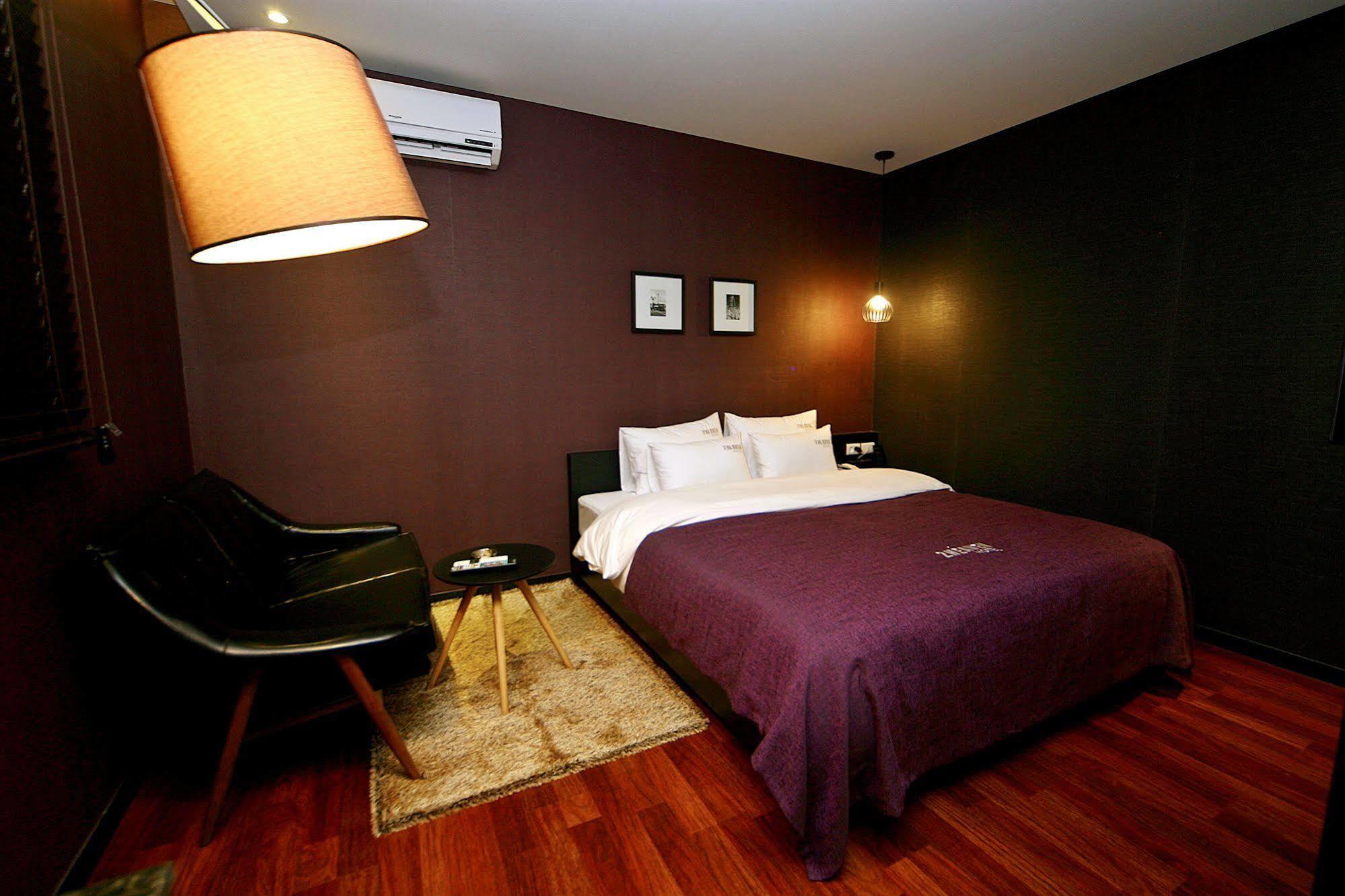 2 Heaven Hotel Seomyeon Busan Ngoại thất bức ảnh